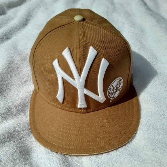 tan yankees hat